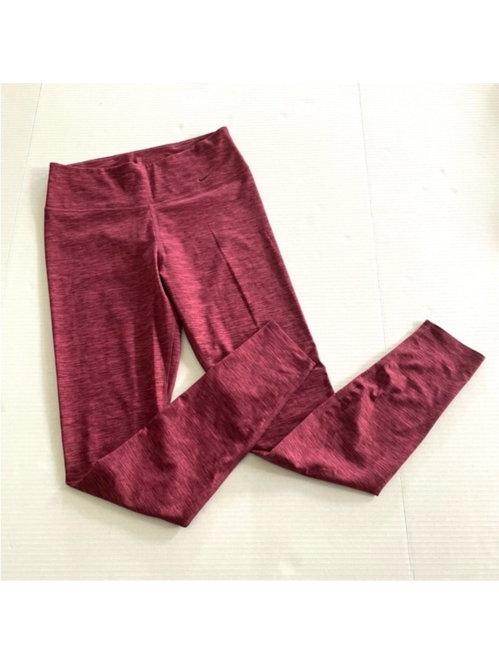 Nike Dri Fit High Waisted Running Leggings Maroon Specks, pockets Women’s M NWOT